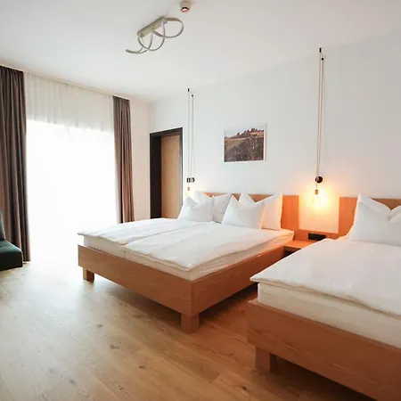 Gostilna Hrast & Apace