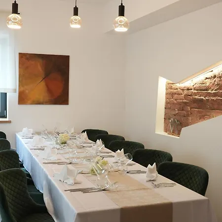 Gostilna Hrast & Apace