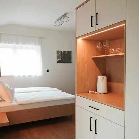 Gostilna Hrast & Apace