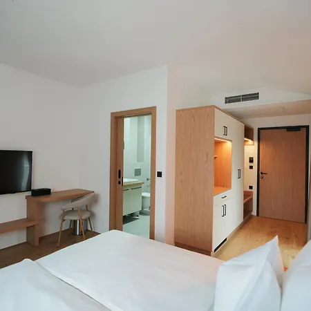 Gostilna Hrast & Affittacamere 4*